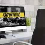 コピーライティング-PCとオフィスデスク
